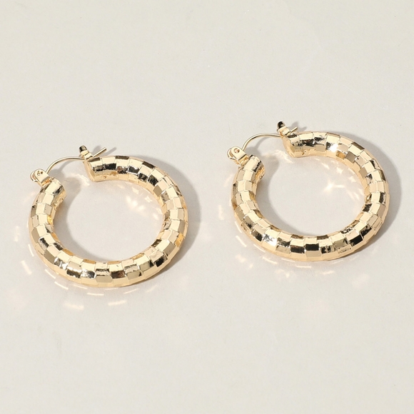 Textured Gold Metal 1.25" Hoop Earrings Simple Casual Everyday Jewelry - Picture 1 of 2